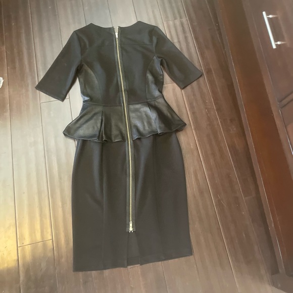 BLACK RIVER ISLAND DRESS - Picture 3 of 3